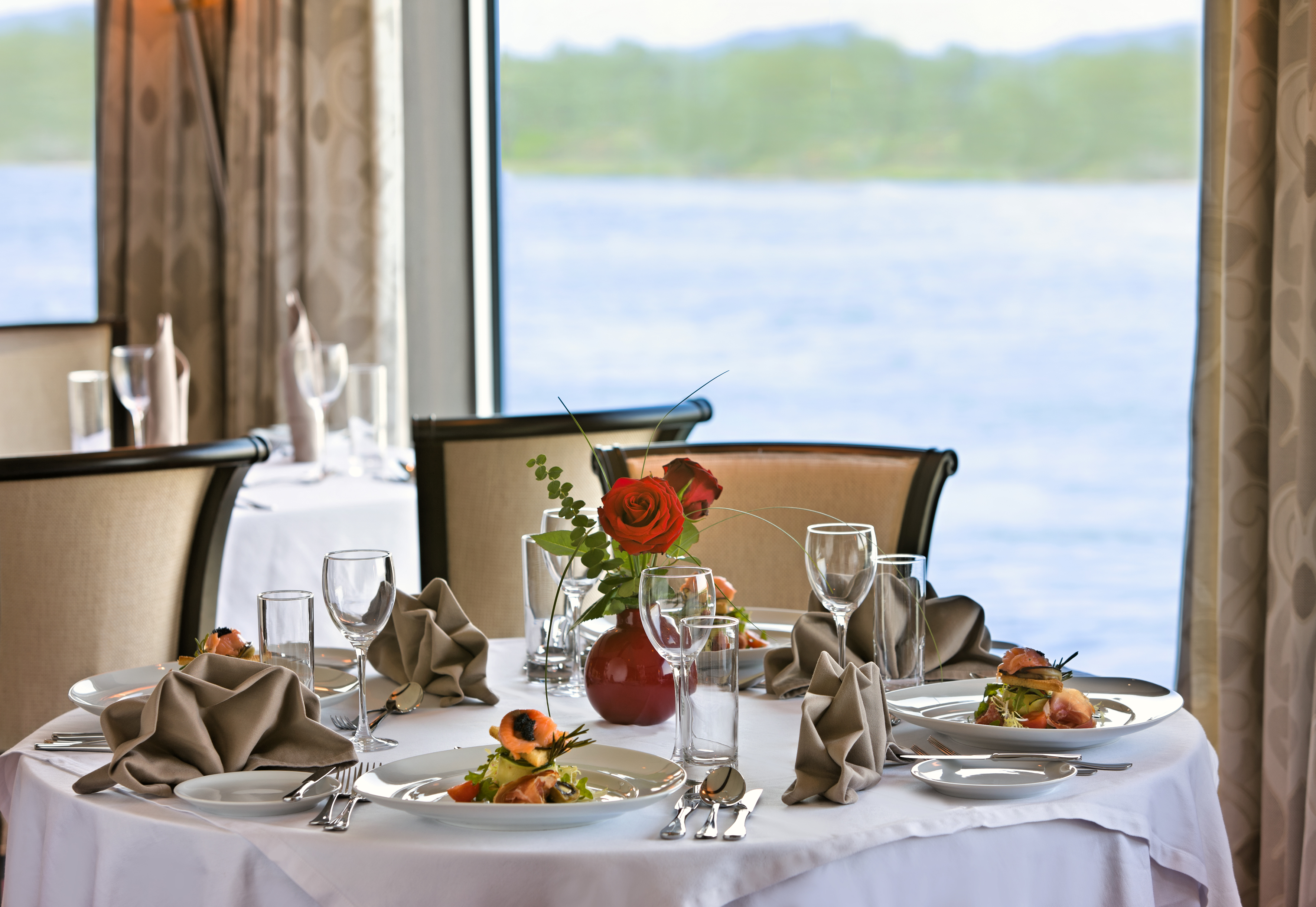 Amadeus River Cruises Amadeus Brilliant Interior Restaurant.jpg